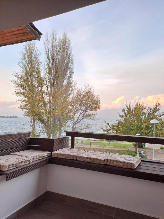 Vrachos Suites Aigio Extérieur photo