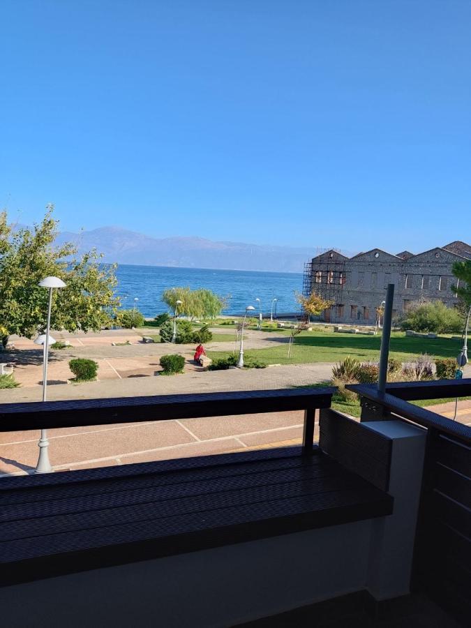 Vrachos Suites Aigio Extérieur photo