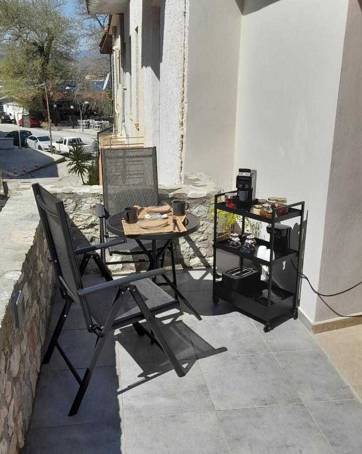 Vrachos Suites Aigio Extérieur photo